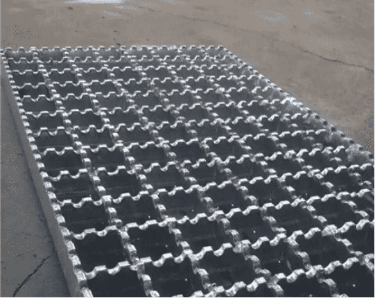 中石化油廠專用齒形鋼格柵板平臺廠家價格優(yōu)惠??！